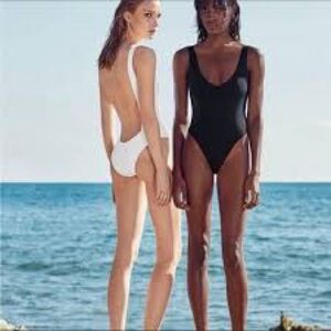 All Sisters Isometric Swimsuit Black